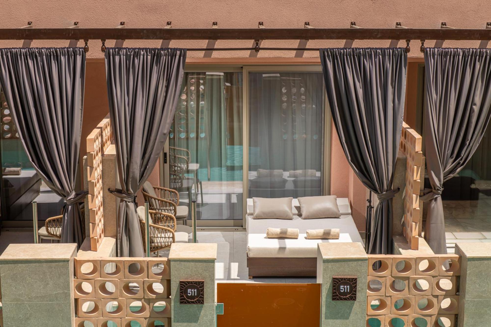 Signature Imperial Private Pool & Heated Tub – Adults Only Complex